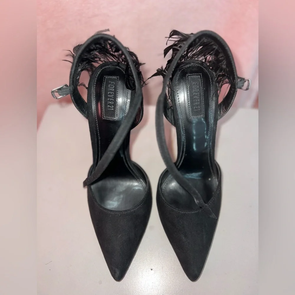 NWOT FOREVER 21 BLACK SUEDE PUMPS - Picture 7 of 8